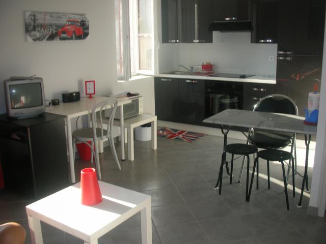 Location studio Marseille 05 - Photo 1